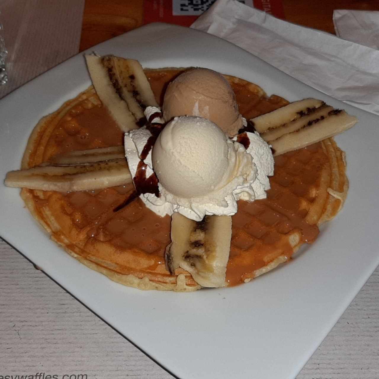 Waffle de arequipe y Banano