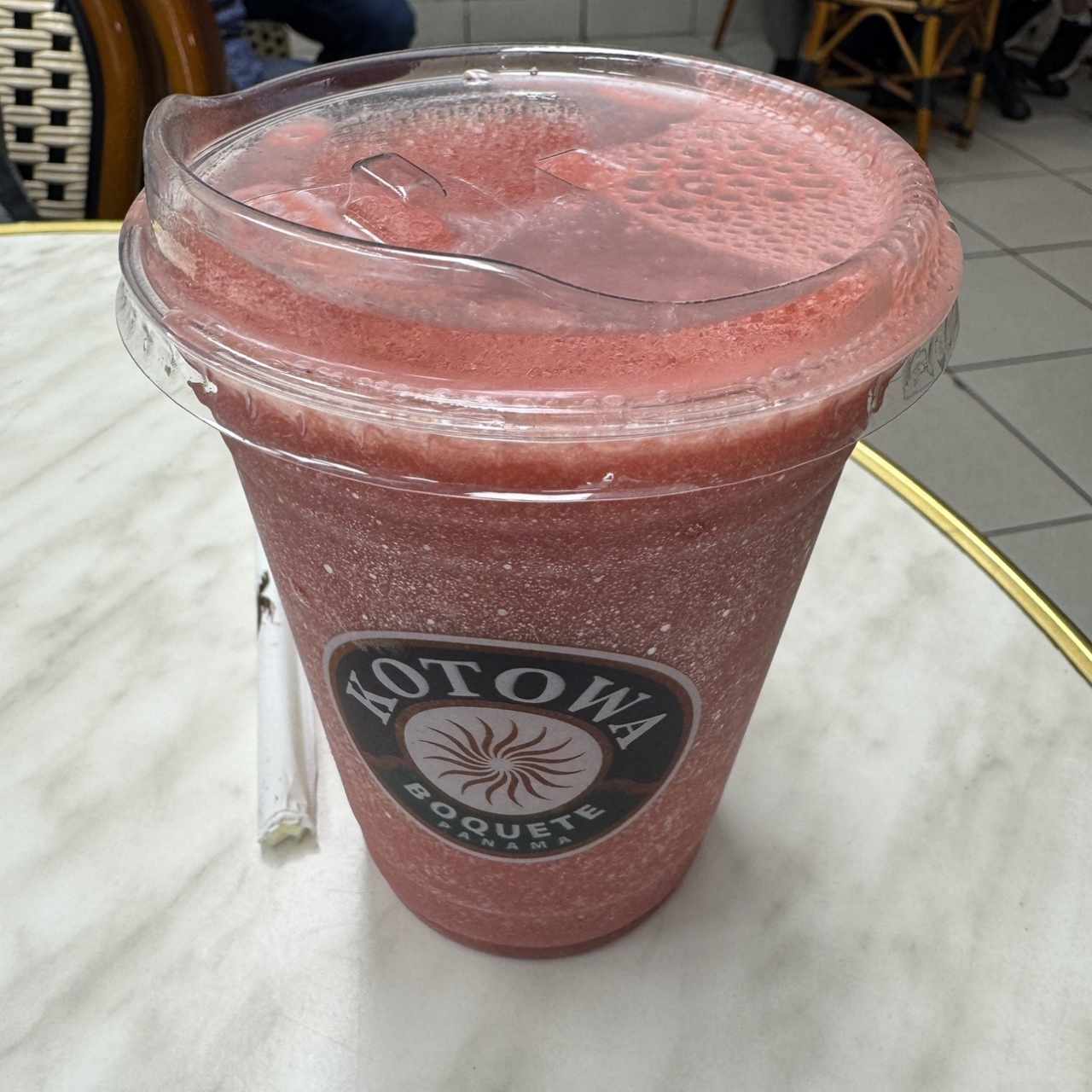 Licuado de fresa en agua