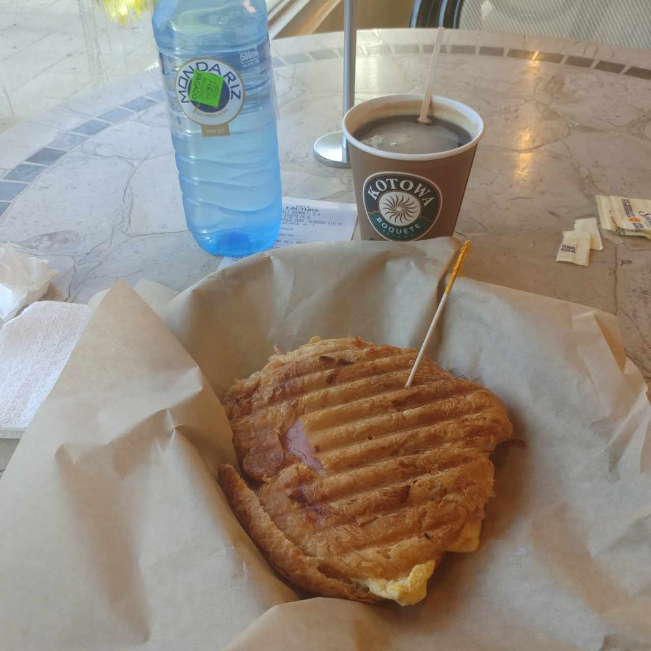 croissant el turista