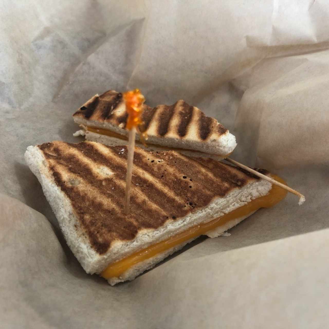 Panini con queso amarillo