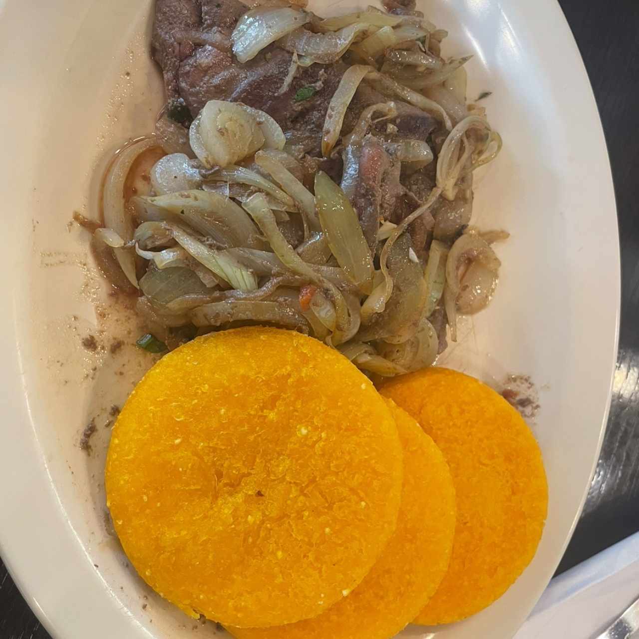 Hígado encebollado 