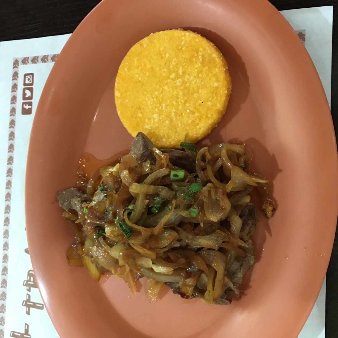 Bistec Encebollado con Tortilla