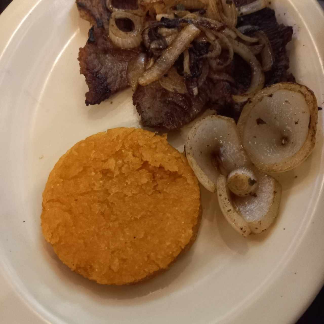 Bistec Encebollado