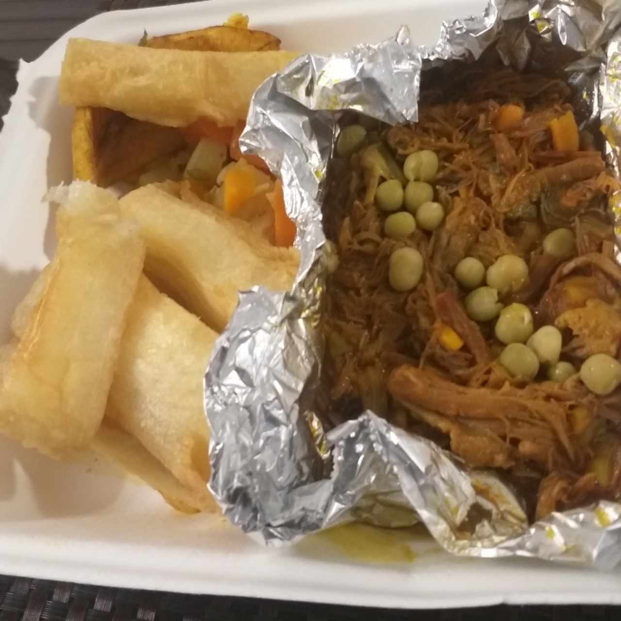 Ropa Vieja con yuca