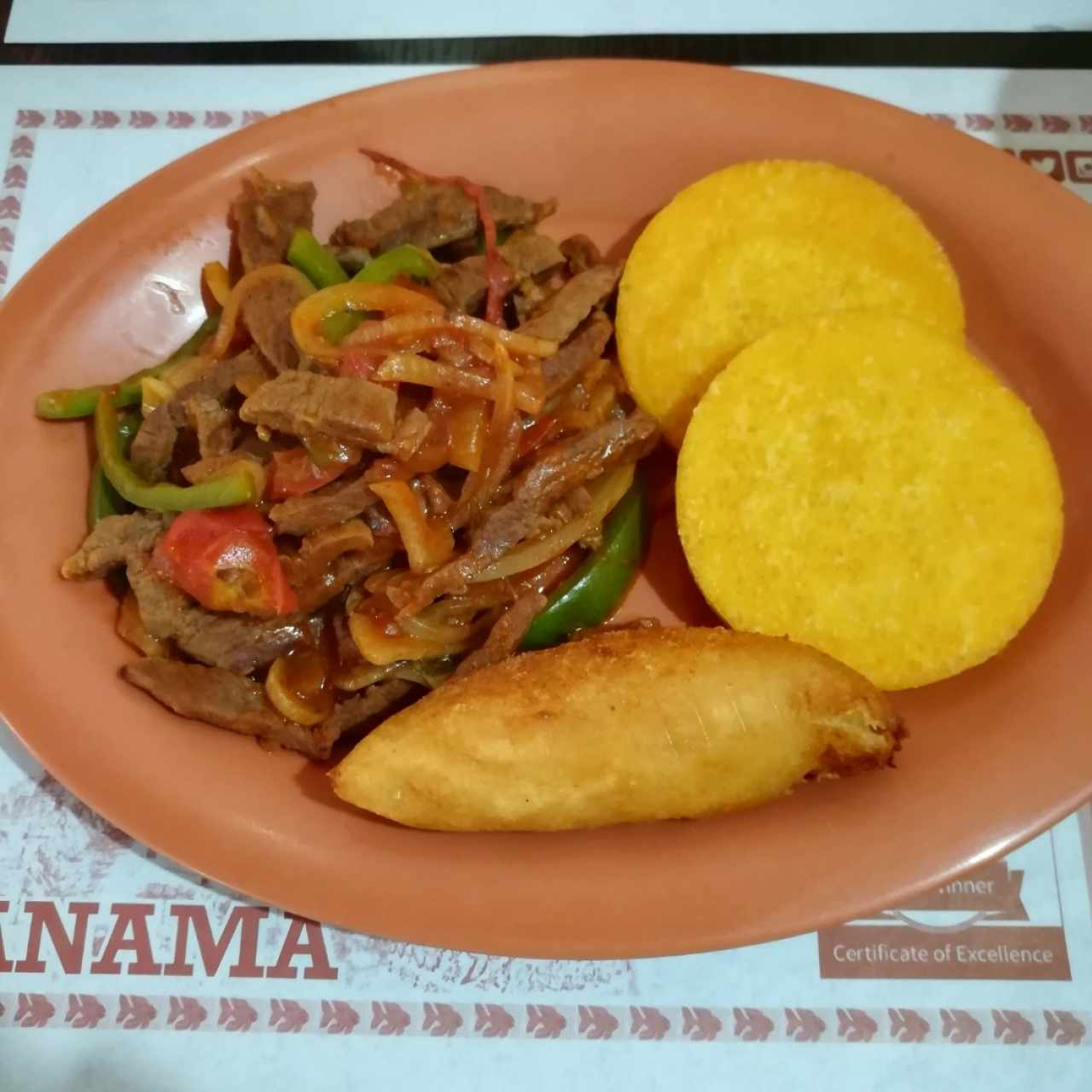 Bistec picado, tortillas y carimañola