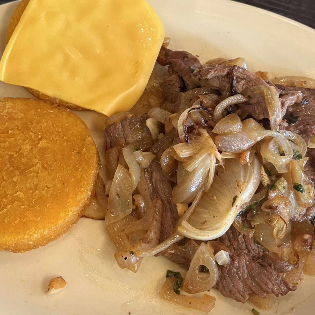 Desayuno - Bistec Encebollado