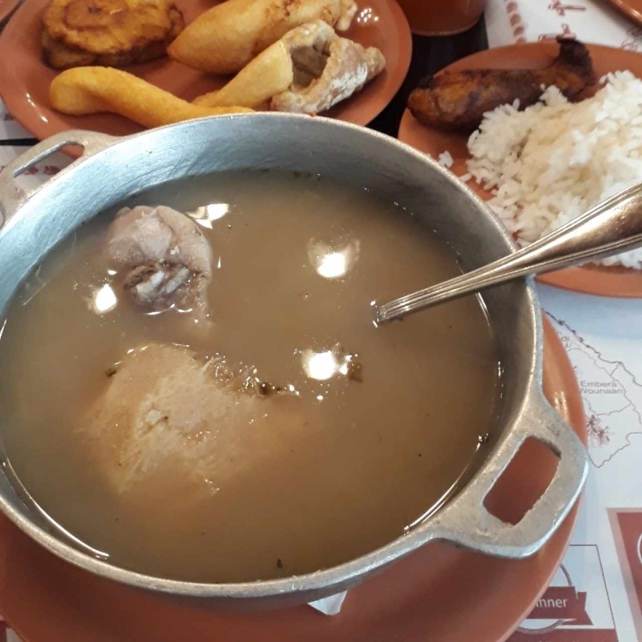 sancocho con arroz blanco