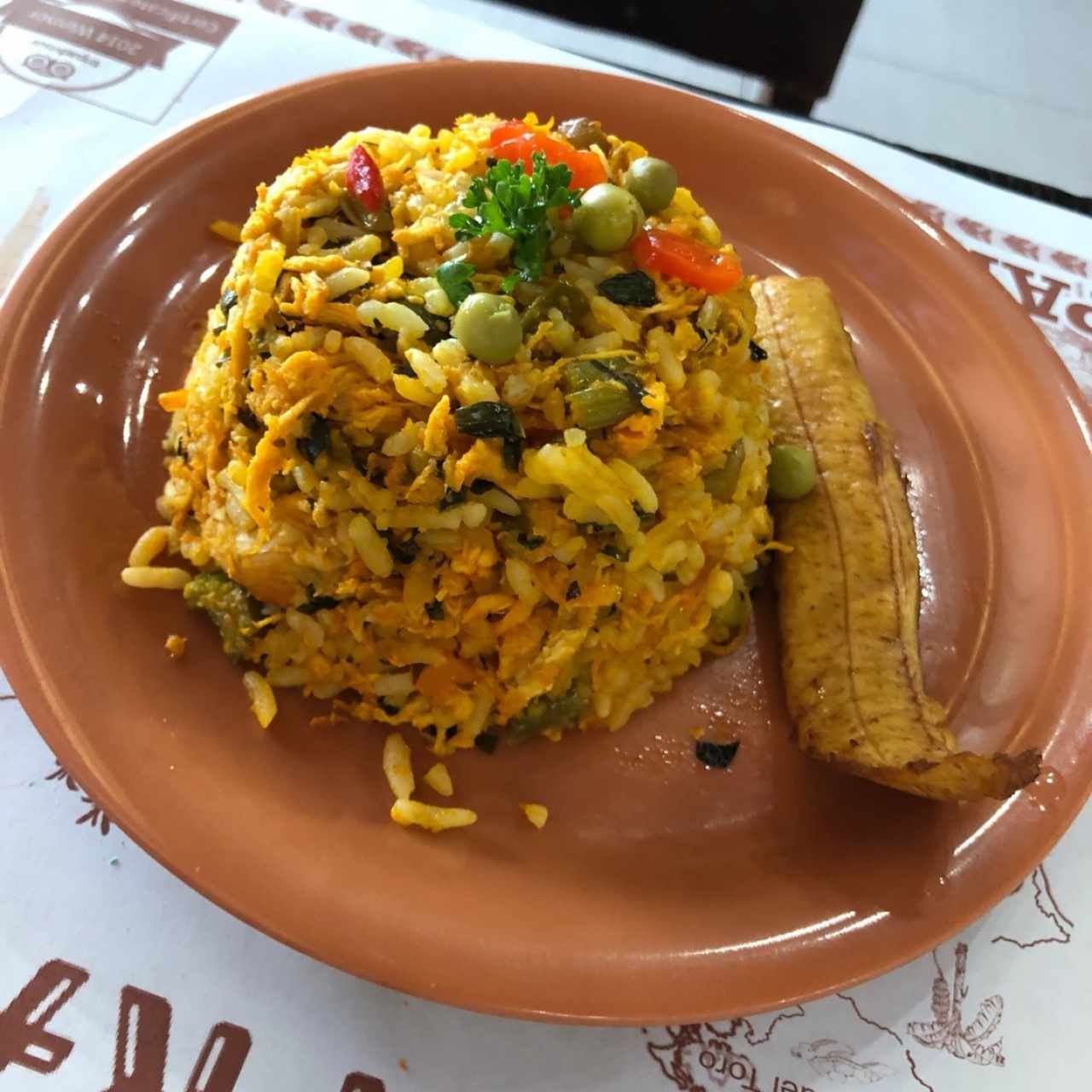 arroz con pollo panameño porcion