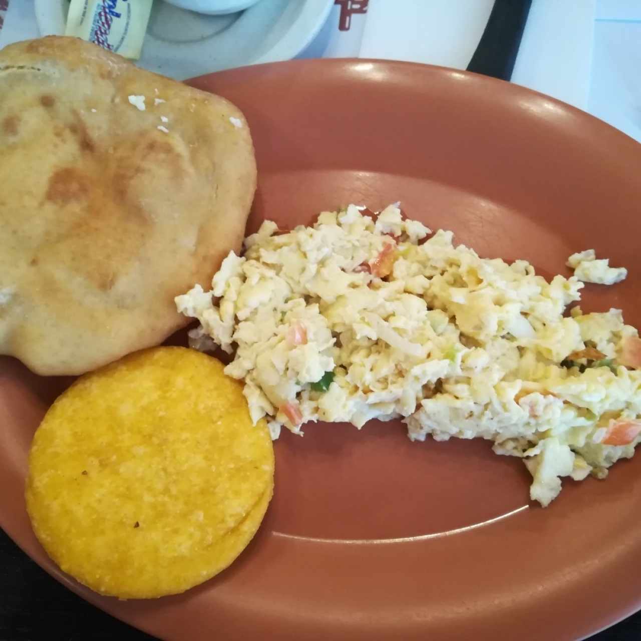 Huevos revueltos con vegetales