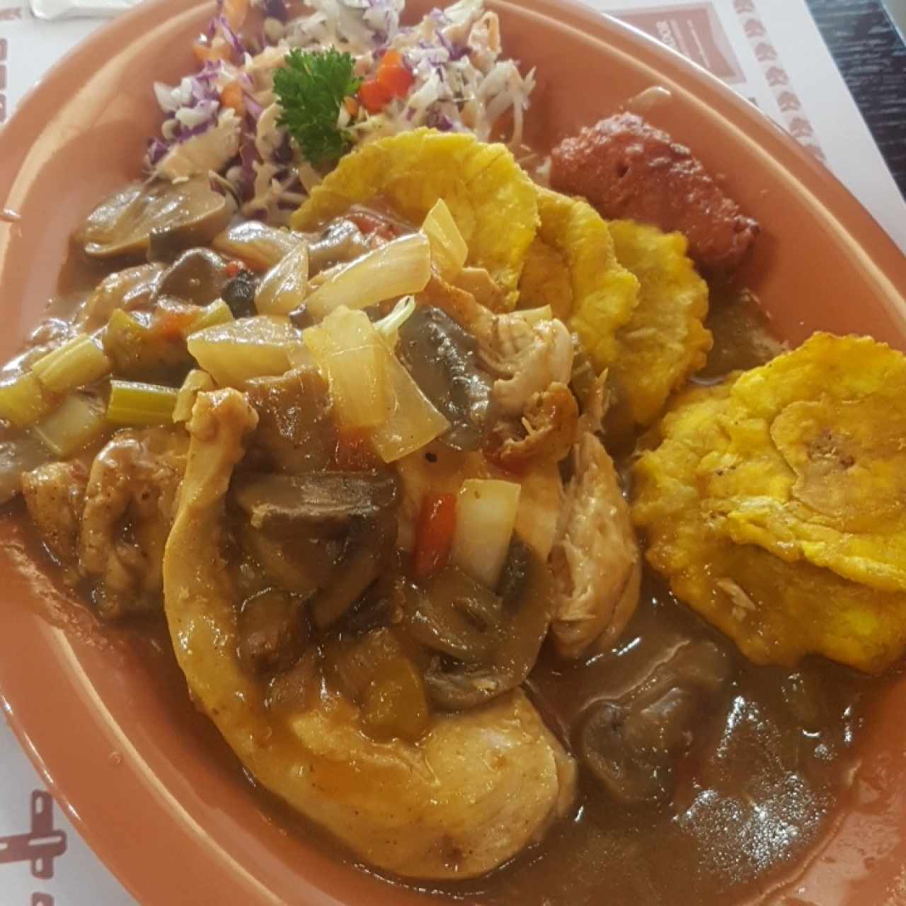 Pollo con Hongos