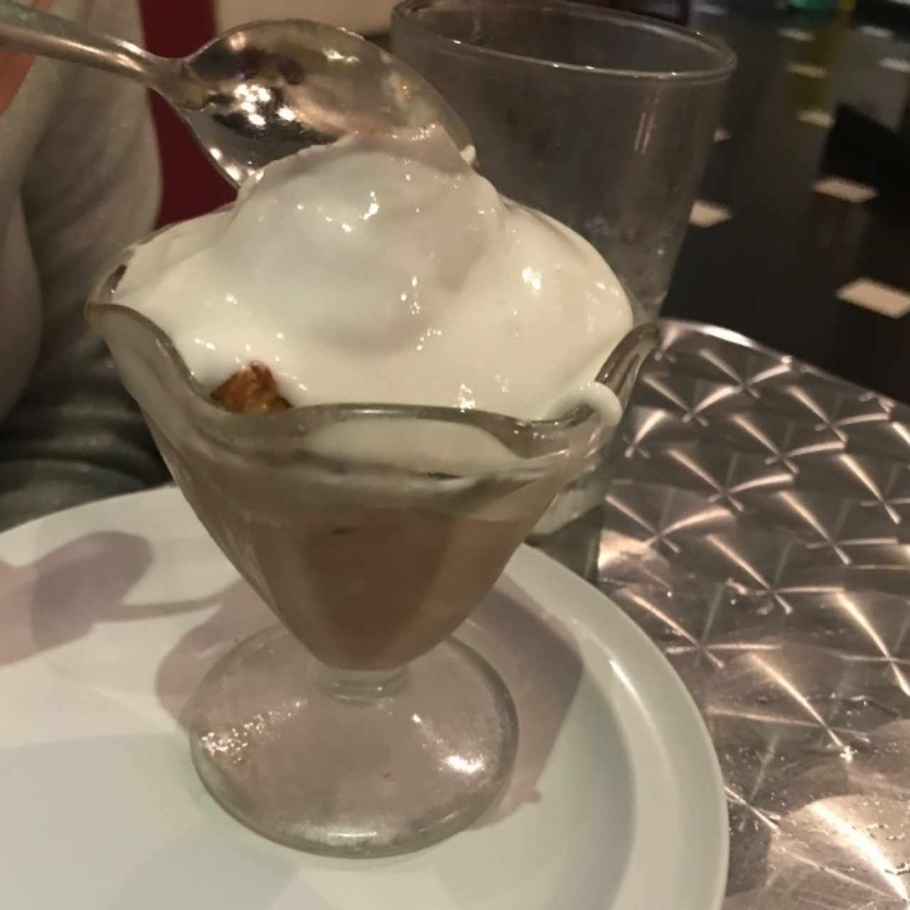 copa de helado con malva