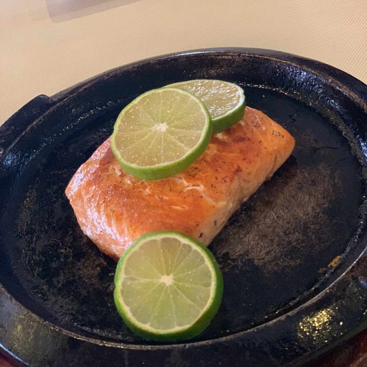 Salmon a la Parrilla 