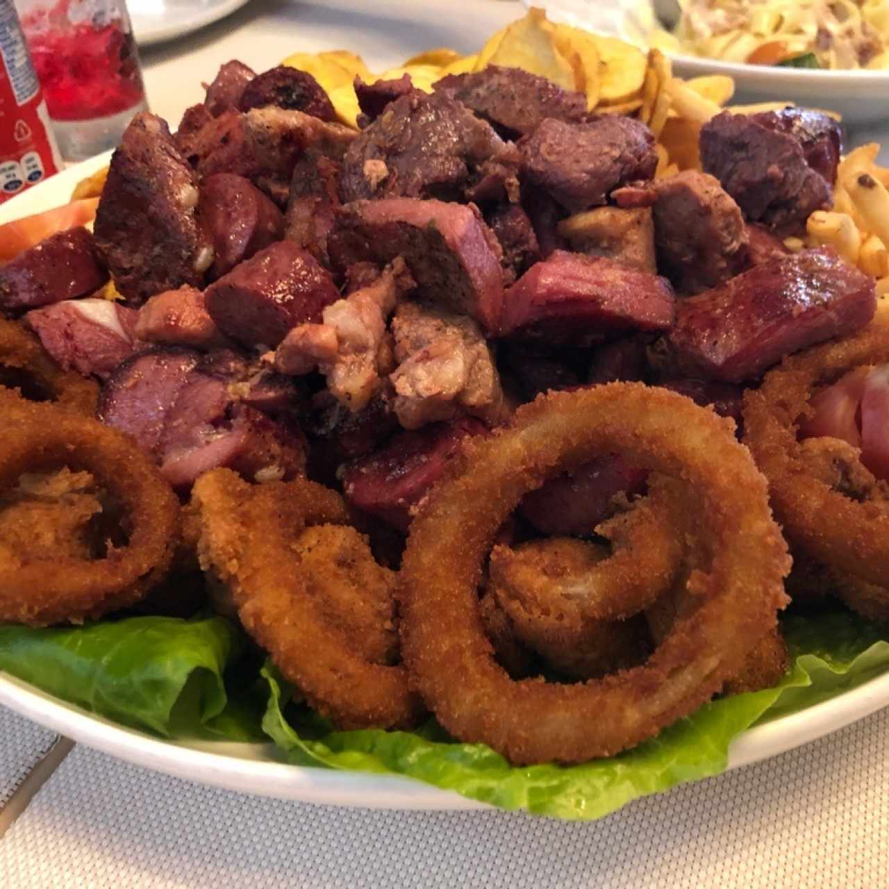 Picada de carne, pollo y chorizo 