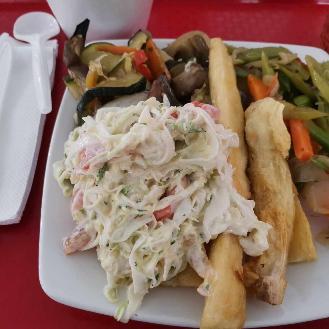 Ensaladas y yuca