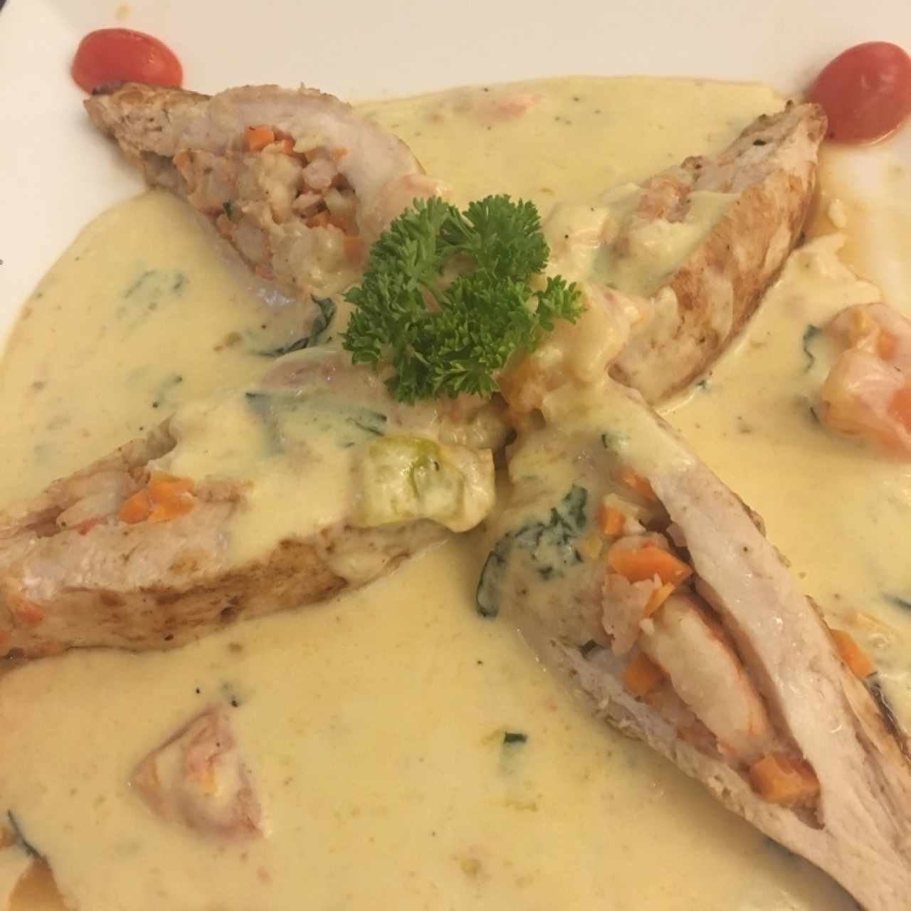 pollo relleno de camarones