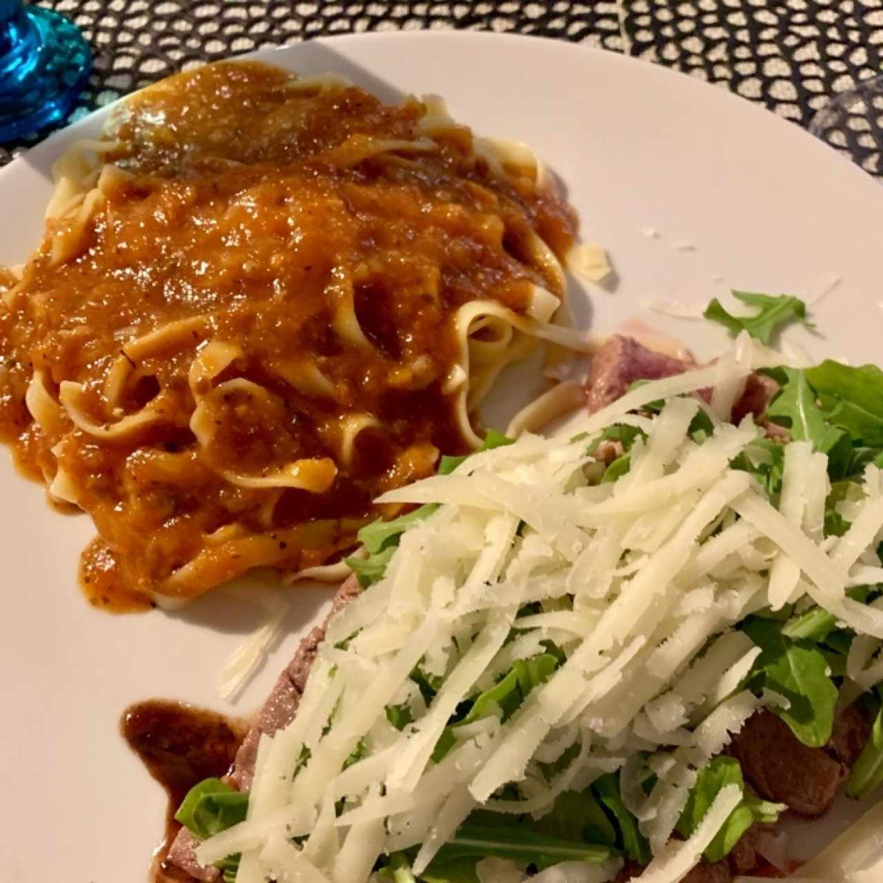 filete parmesano con pasta con salsa pomodoro