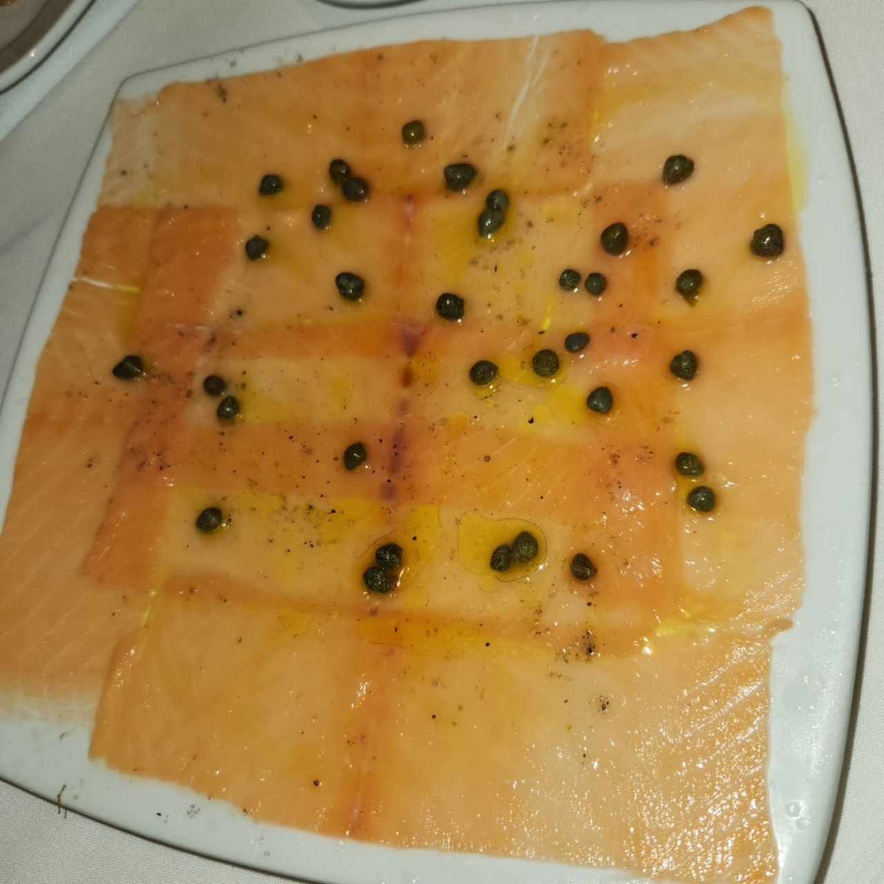 Carpaccio de salmón 