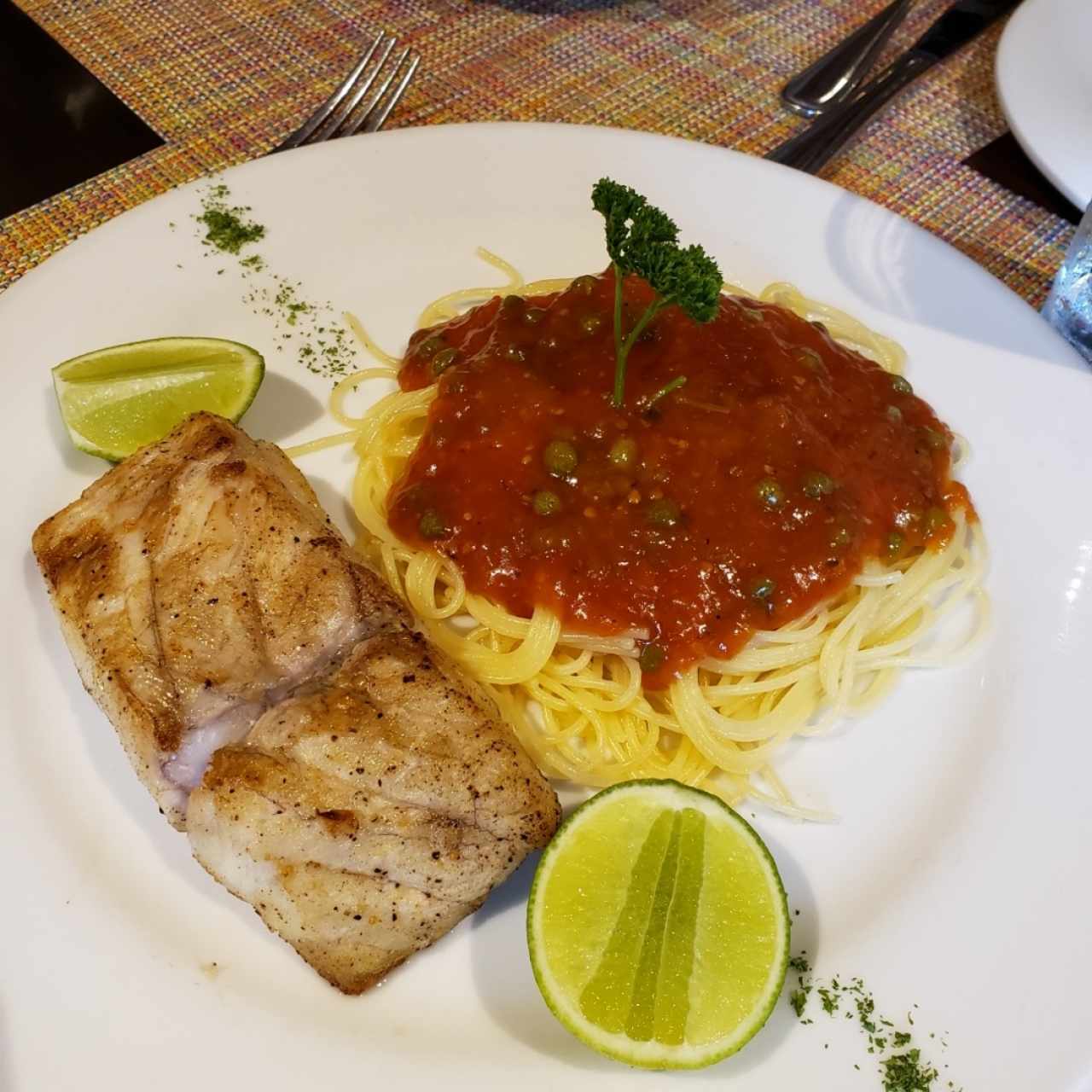 corvina a la plancha con pastas