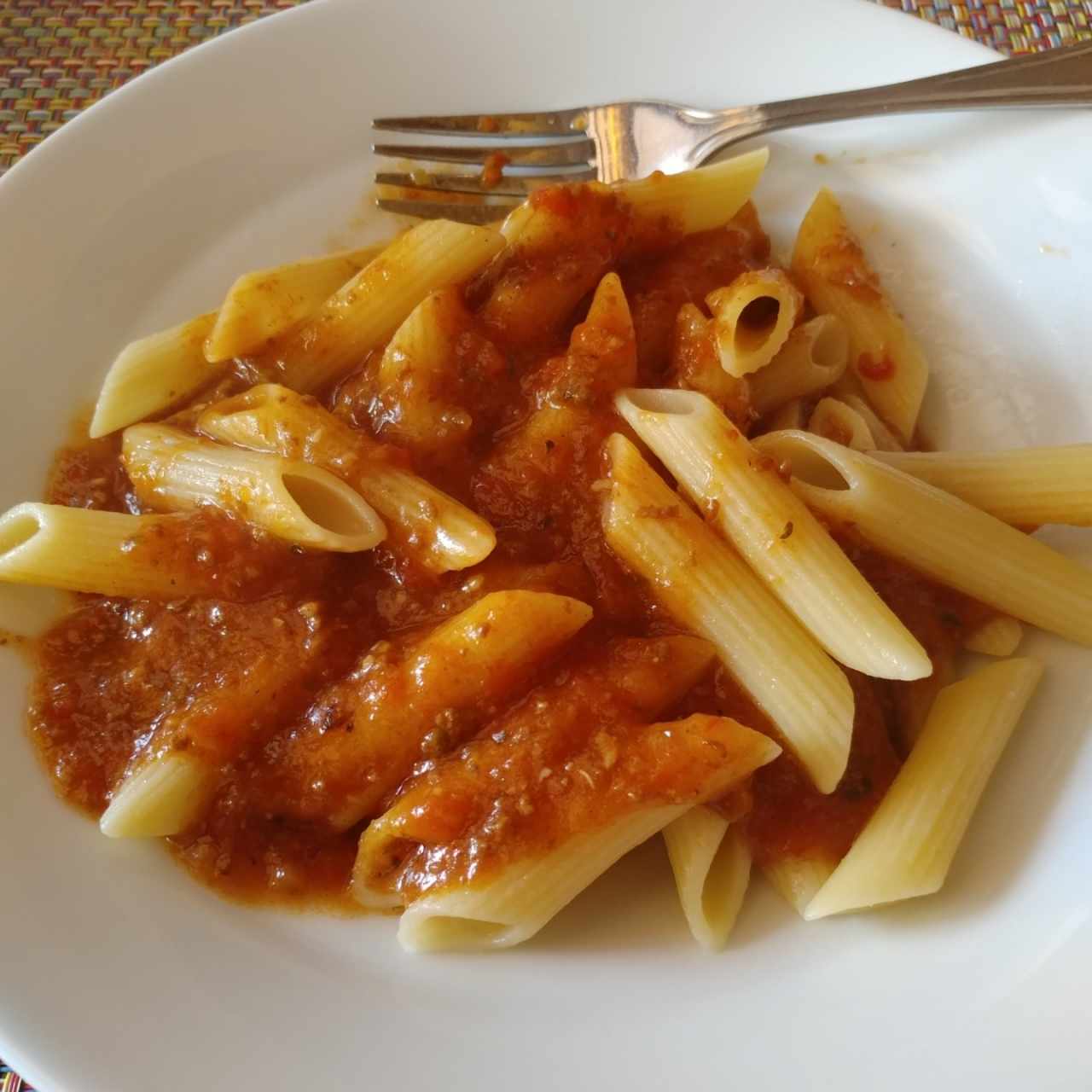 penne boloñesa