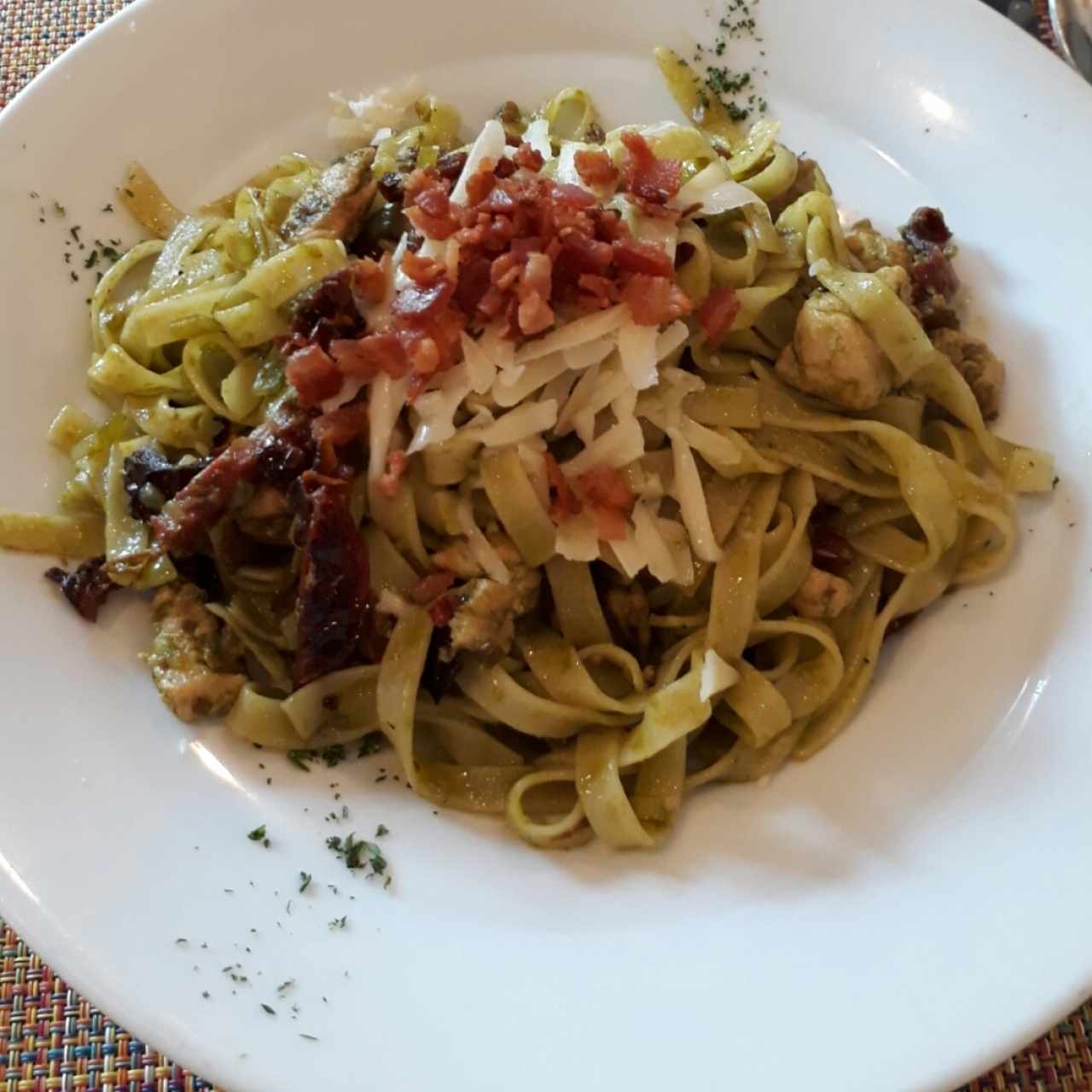 fettucini + pollo + salsa capriccio