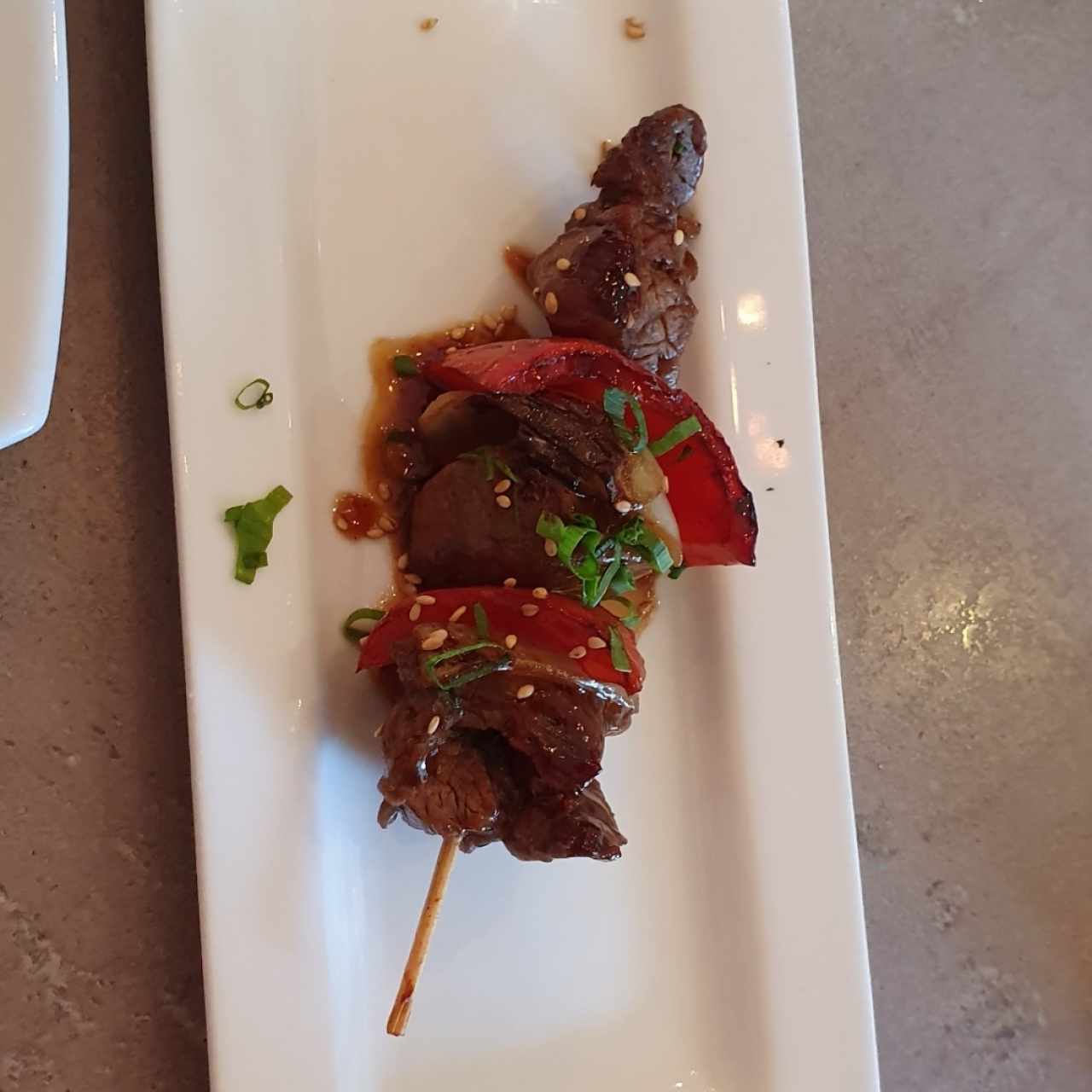 Brocheta de filete de res