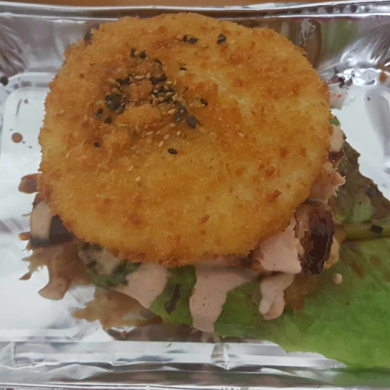 Sushi burguer de salmón