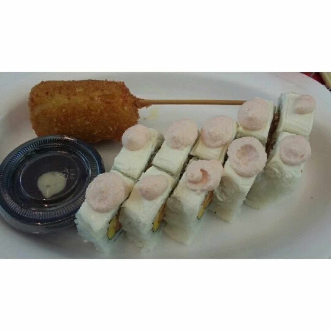 pifia roll + brocheta de queso