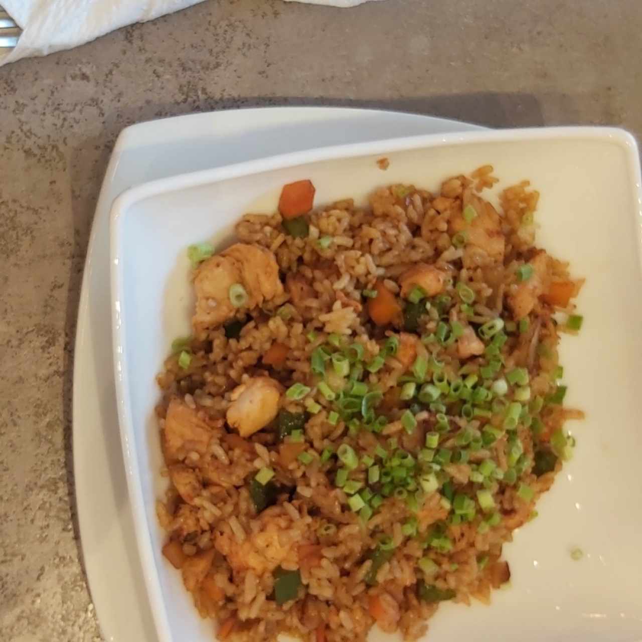 Arroces - Yakimeshi de pollo