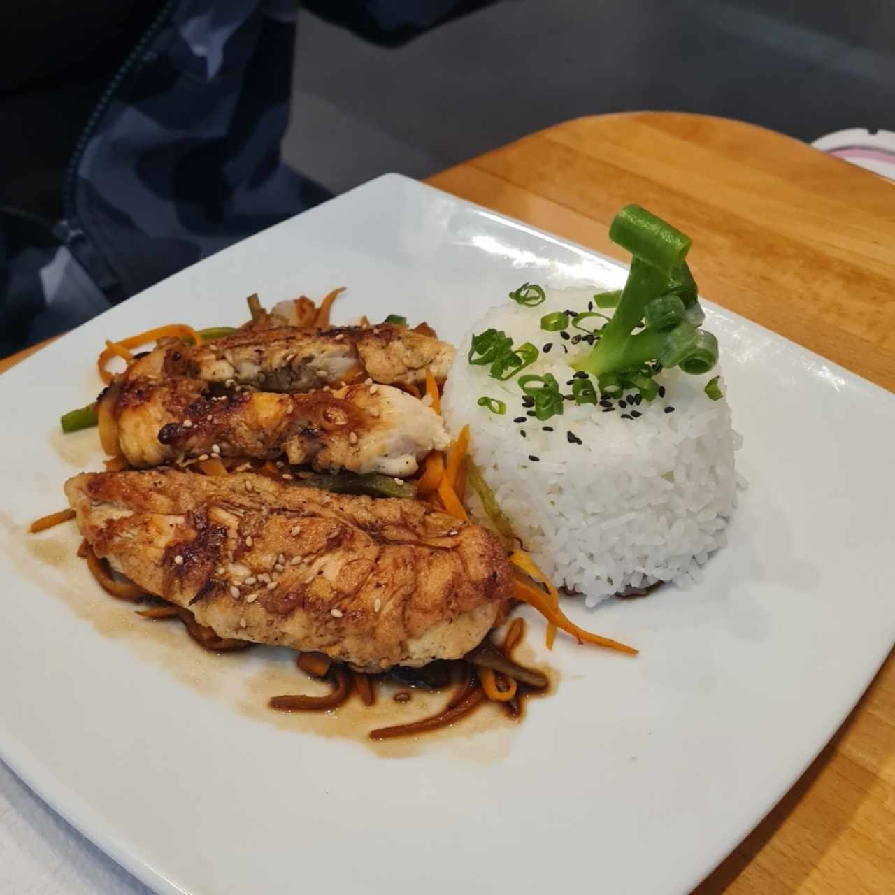 Platos Calientes - Pollo Teriyaki