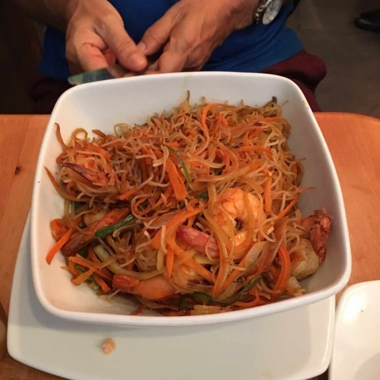 Yakisoba con camarones