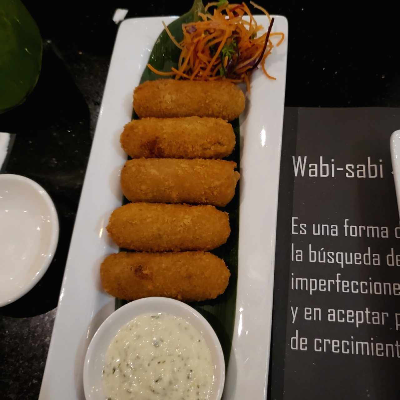 Entradas Calientes - Croqueta de Salmón