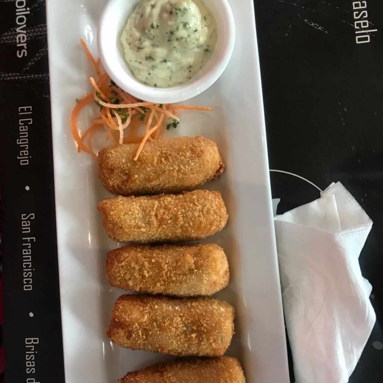 Entradas Calientes - Croqueta de Salmón