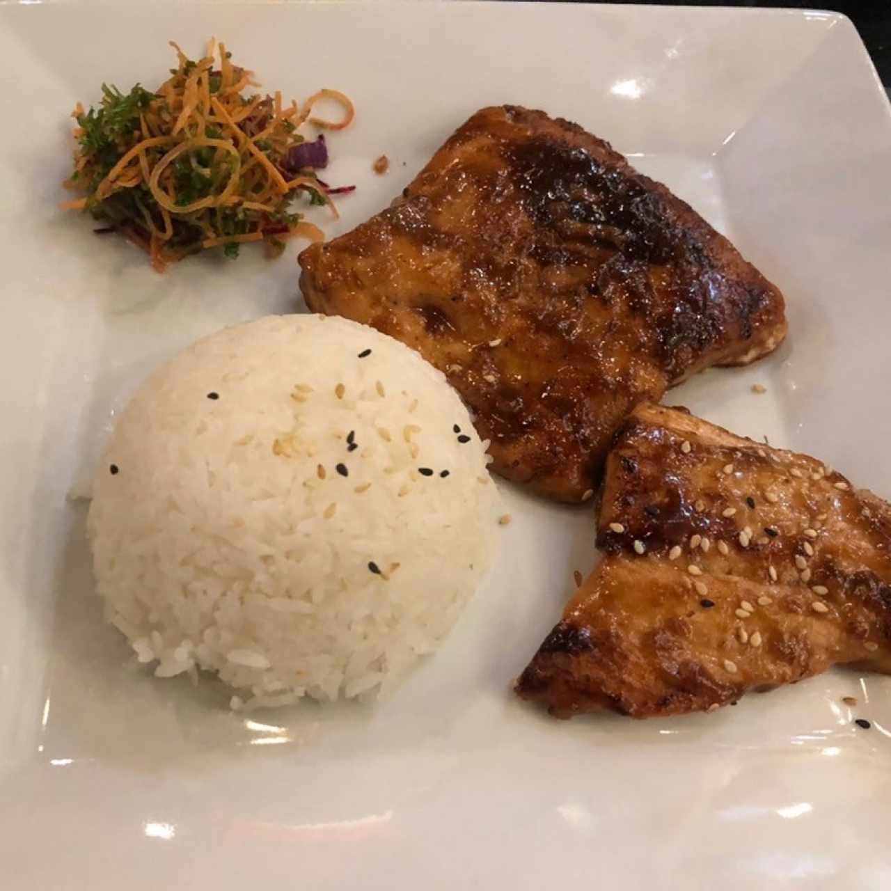 Salmón al grill o teriyaki