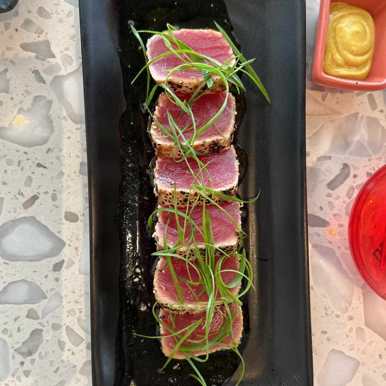 Entradas - Tuna Tataki