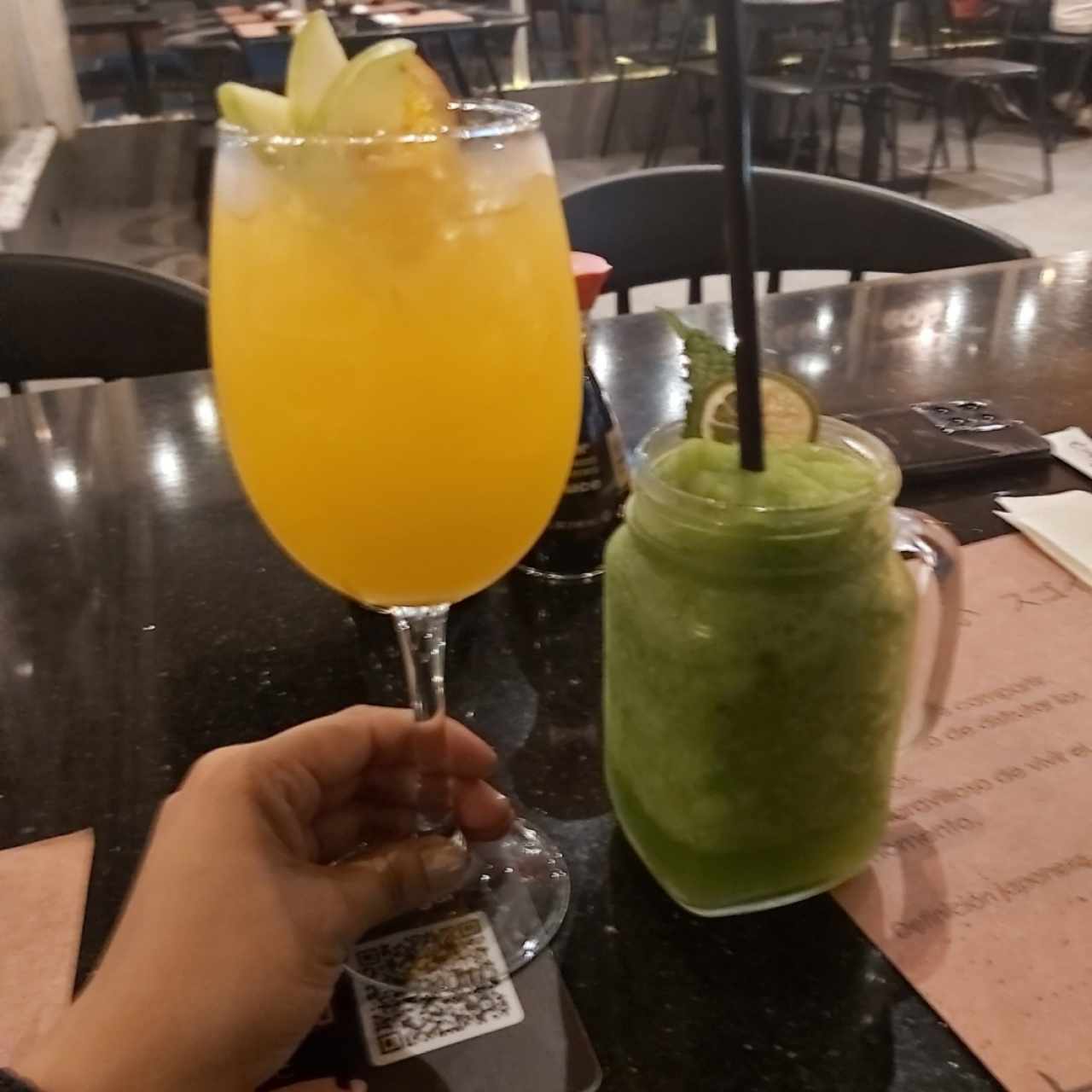 sangría de maracuyá y jugo de hierva buena! delicia 😋