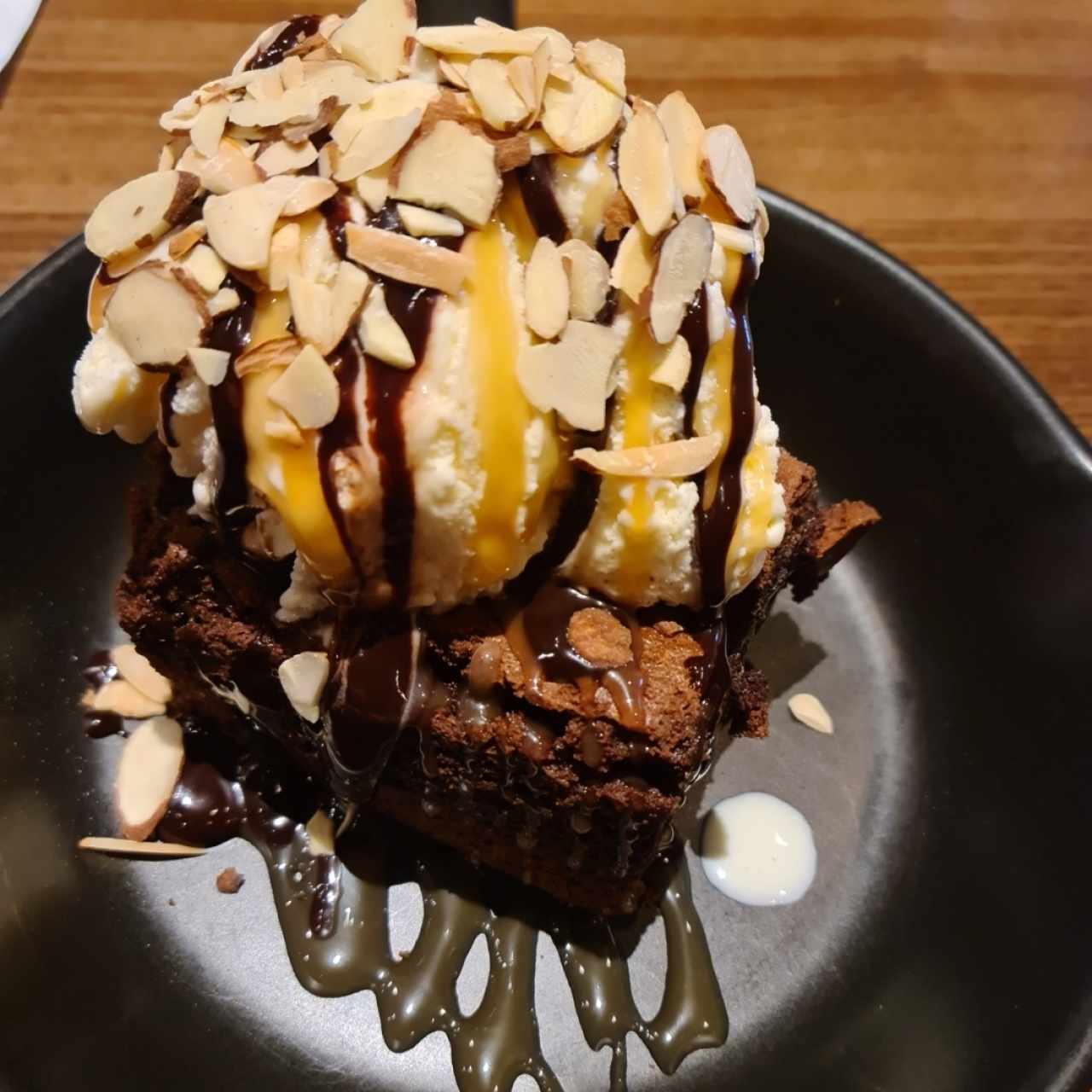 Brownie con helado