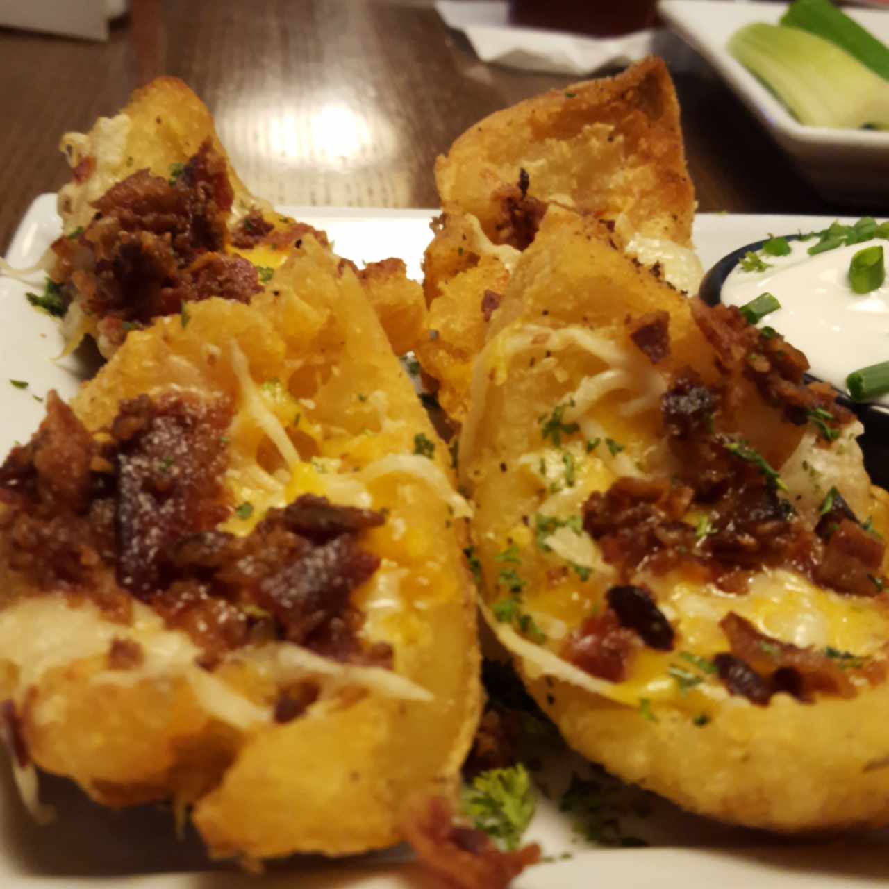 PAPAS CON QUESO Y TOCINO