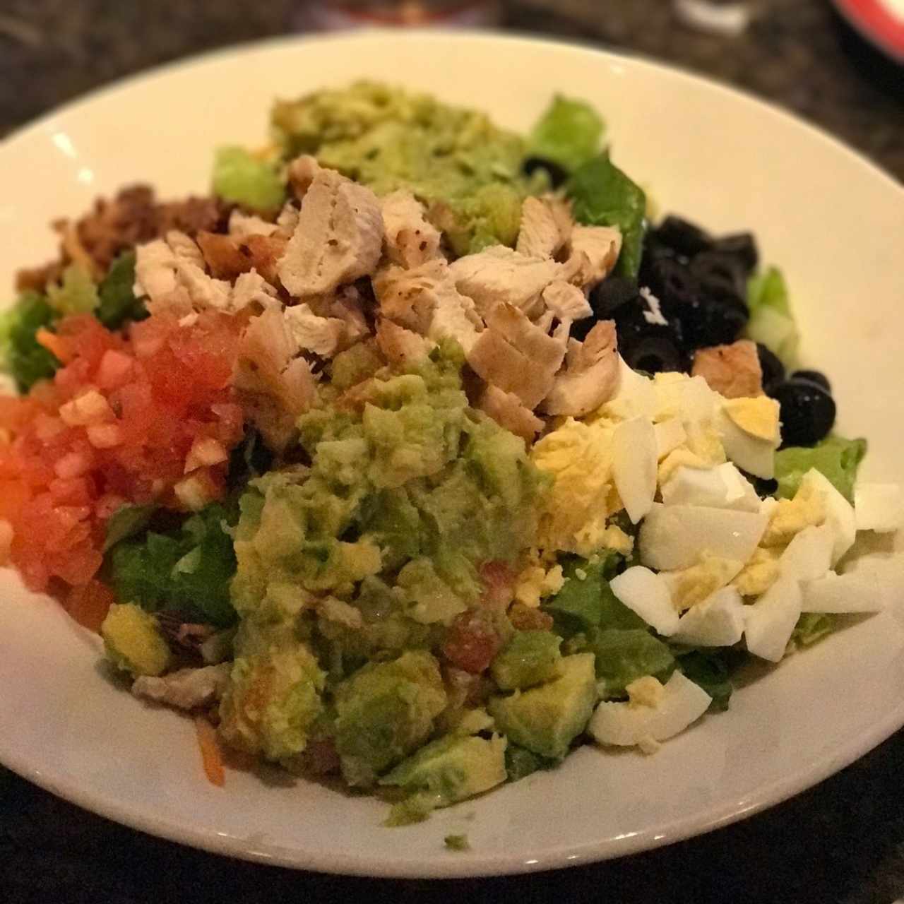 cobb salad con guacamole 