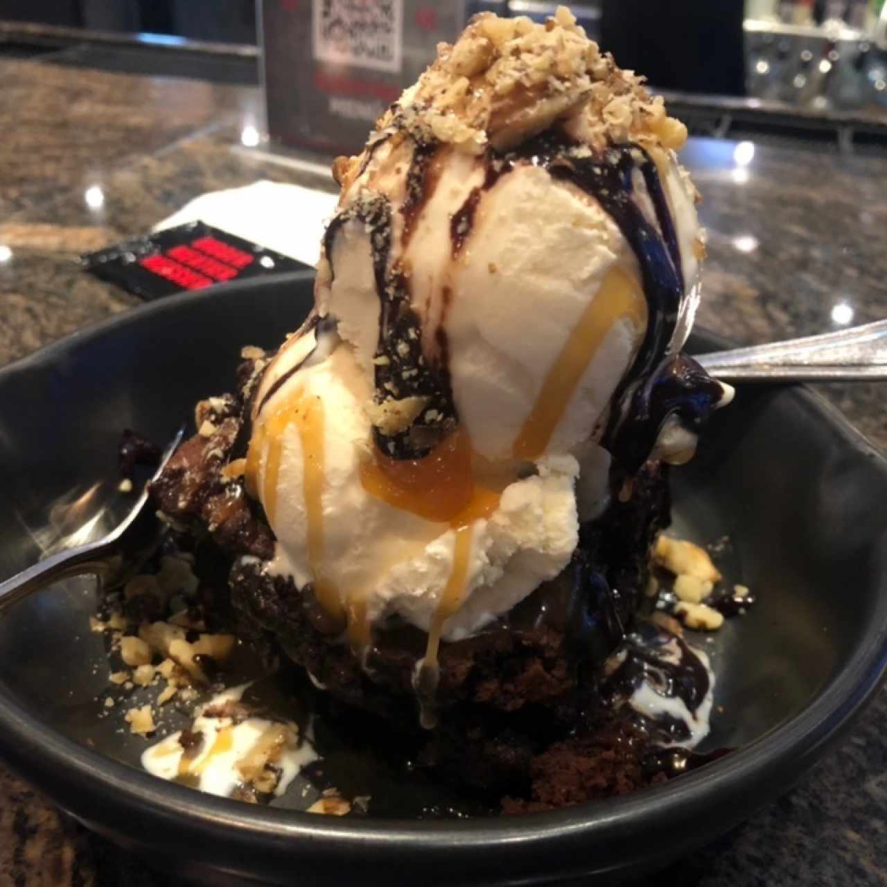 Brownie con helado