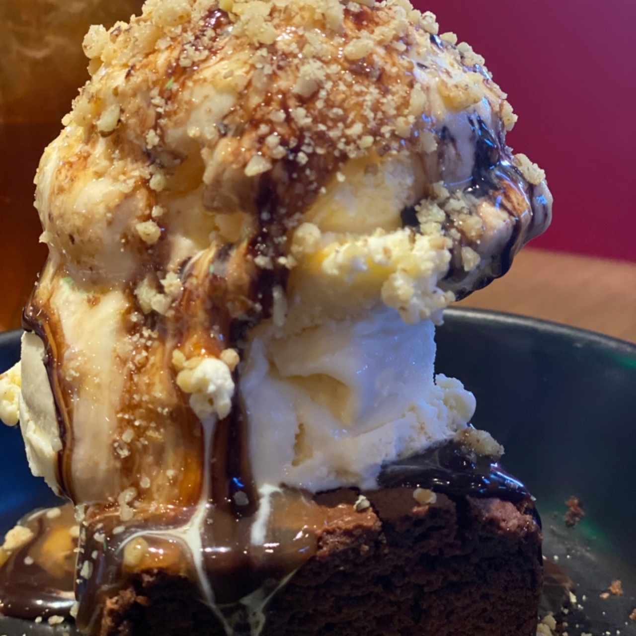 Brownie con helado