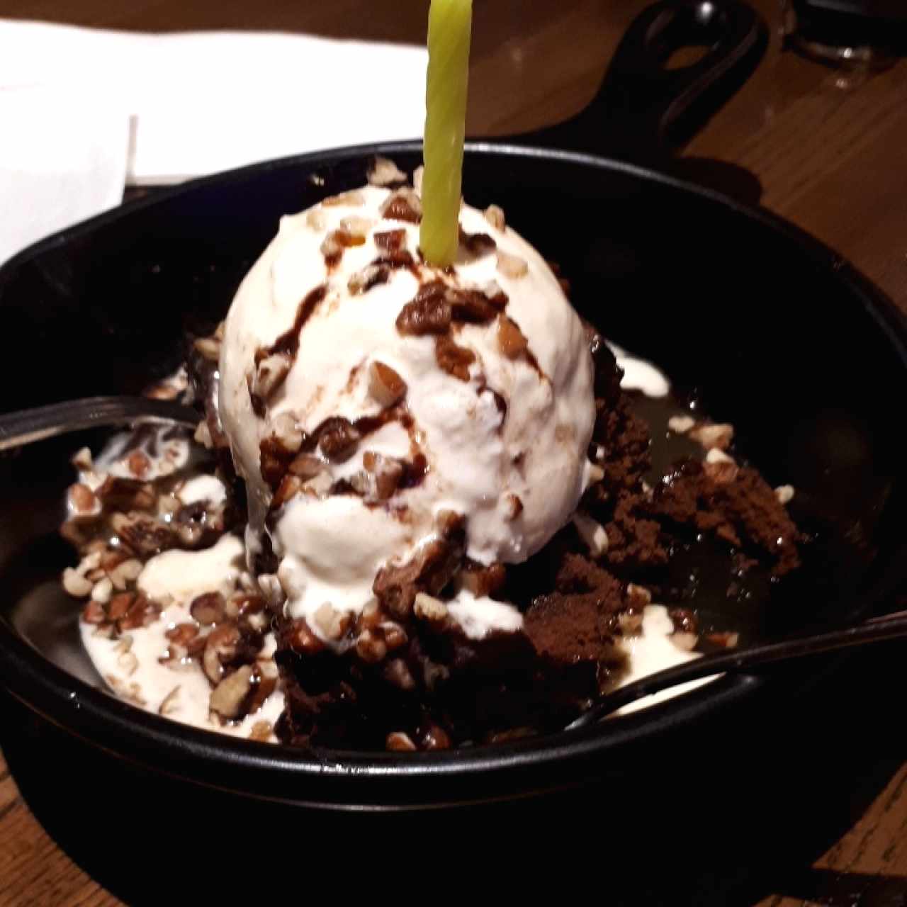 brownie con helado