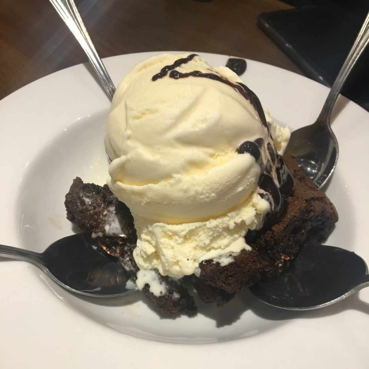 brownie con helado