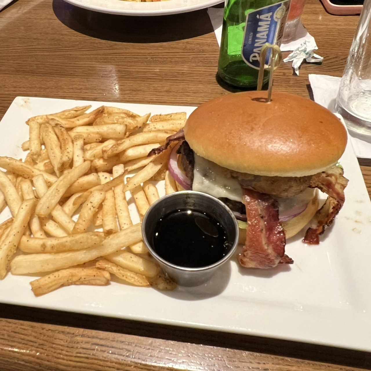 FRIDAYS SIGNATURE WHISKEY-GLAZED BURGER