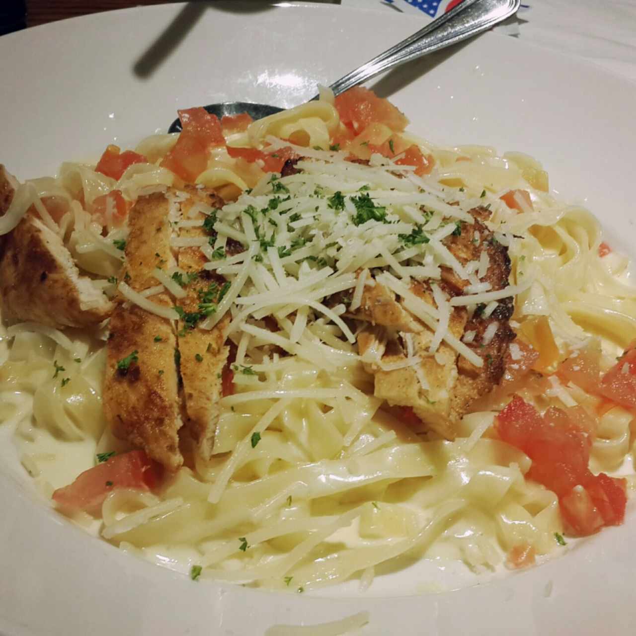 pasta fettuccini y pollo