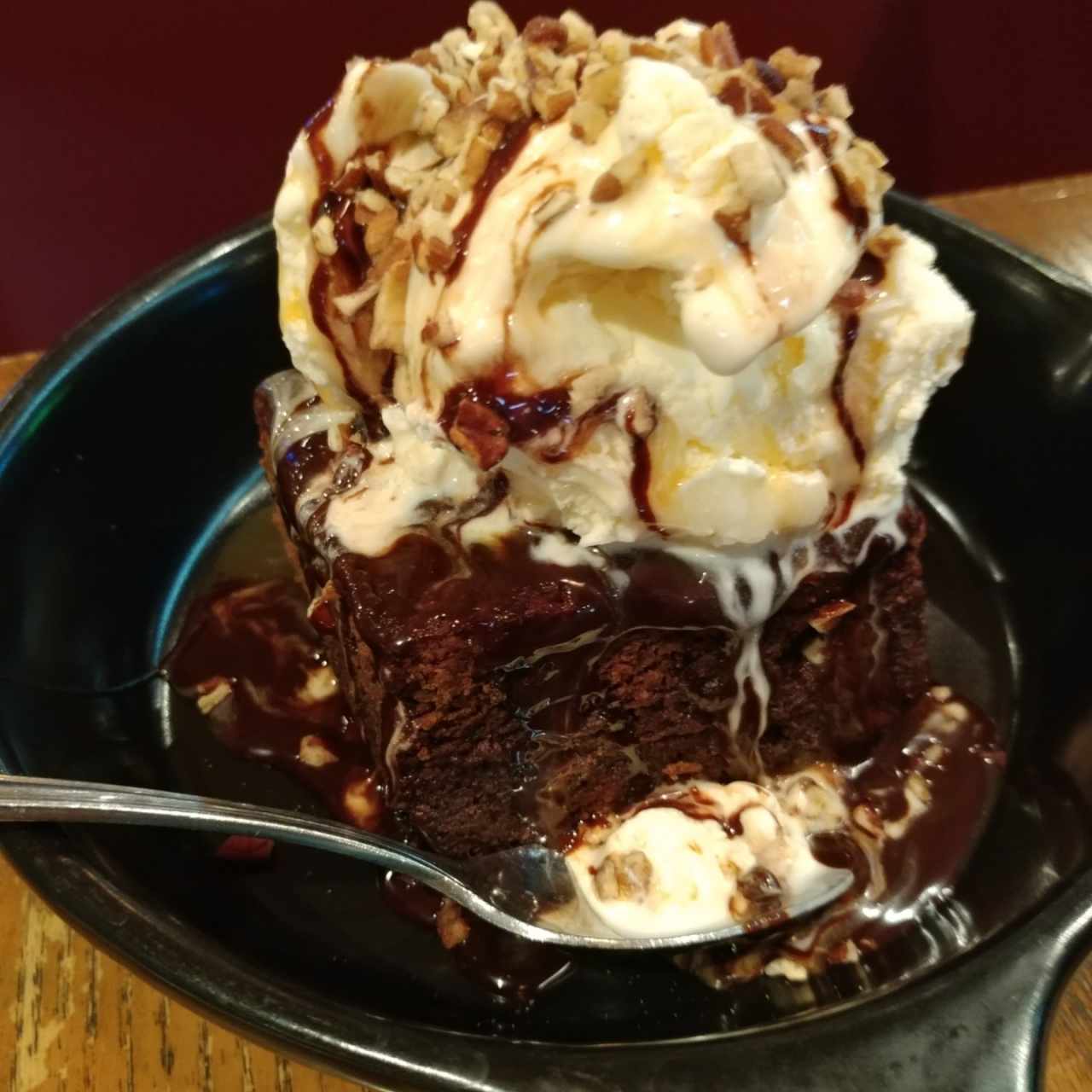 brownie con helado