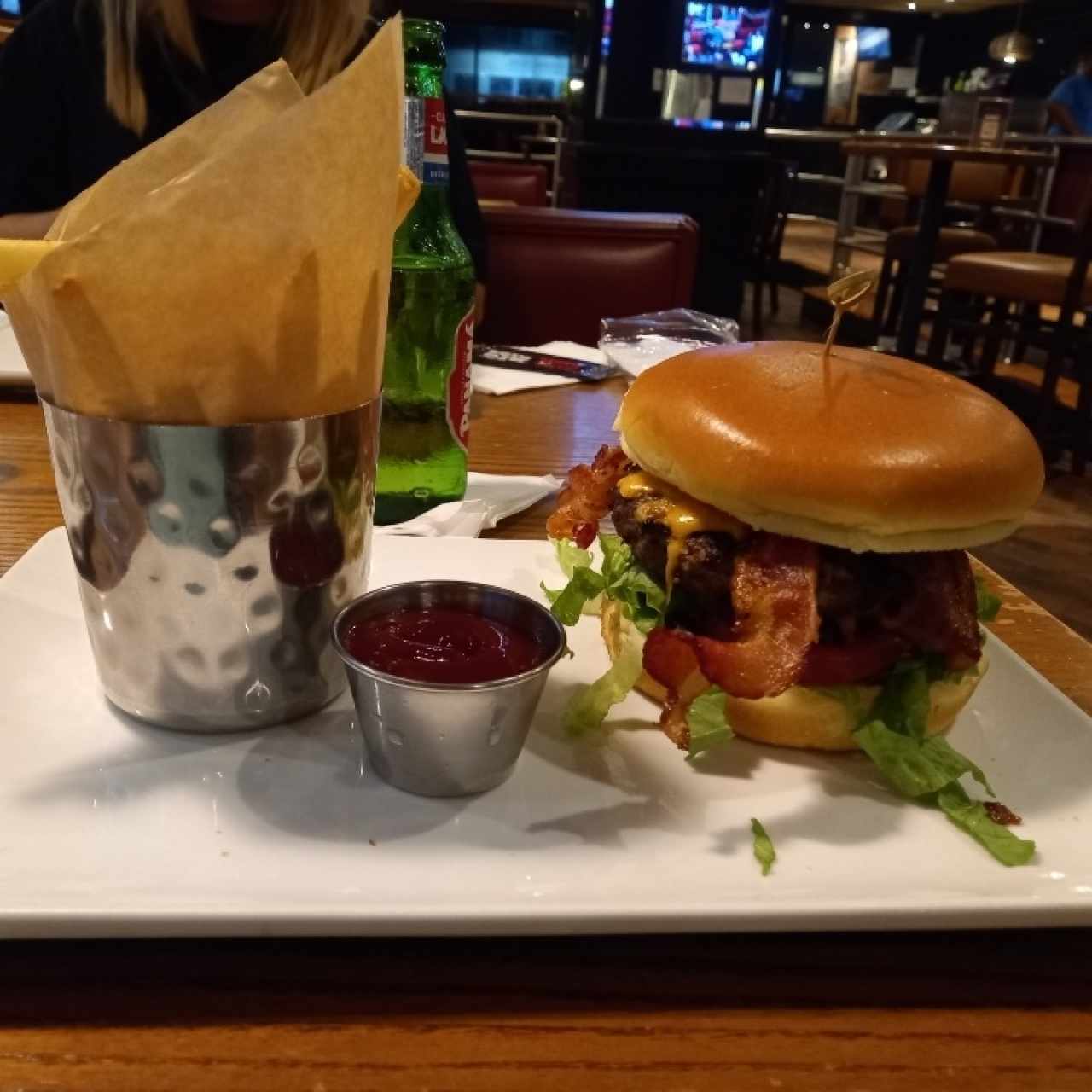 Friday's Classic burger