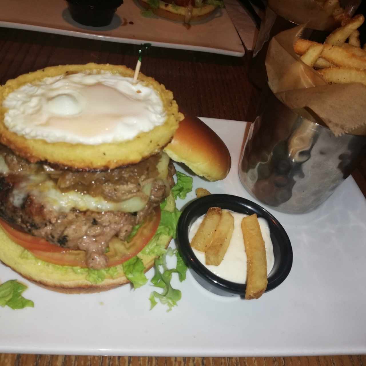 TGI FRIDAY'S HAMBURGER