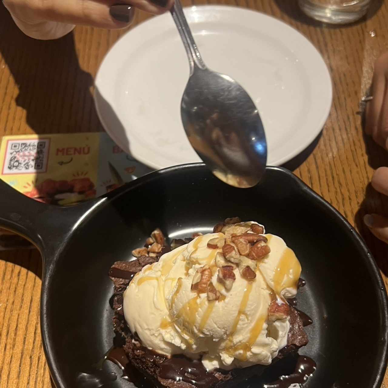 Brownie con helado