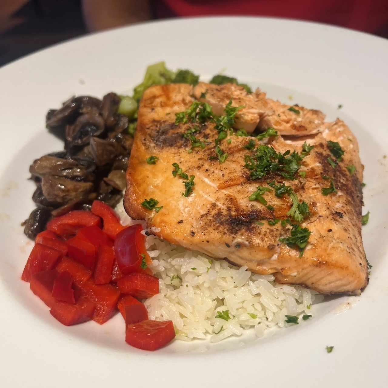 GRILLED SALMON MEXI BOWL