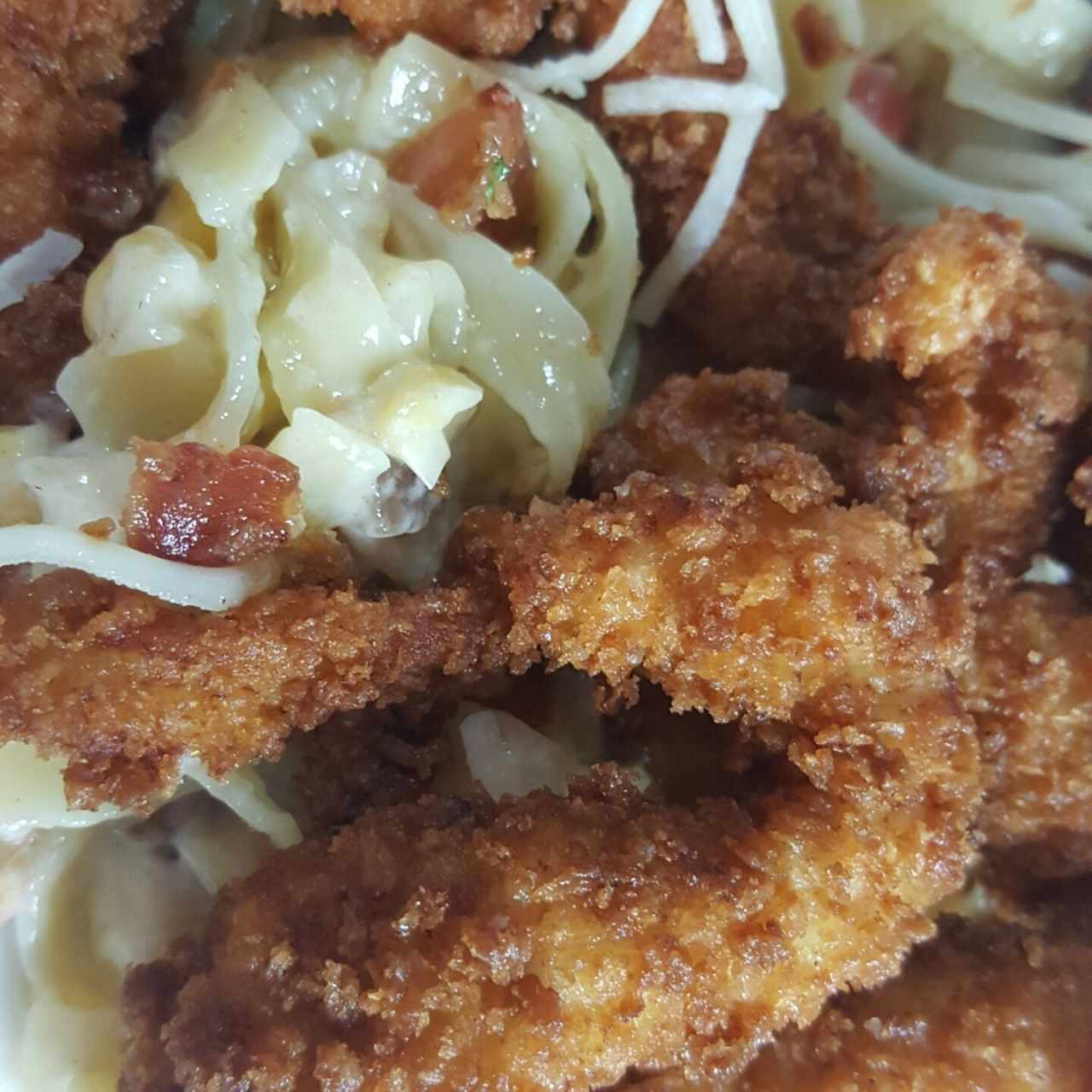 fried chicken alfredo pasta